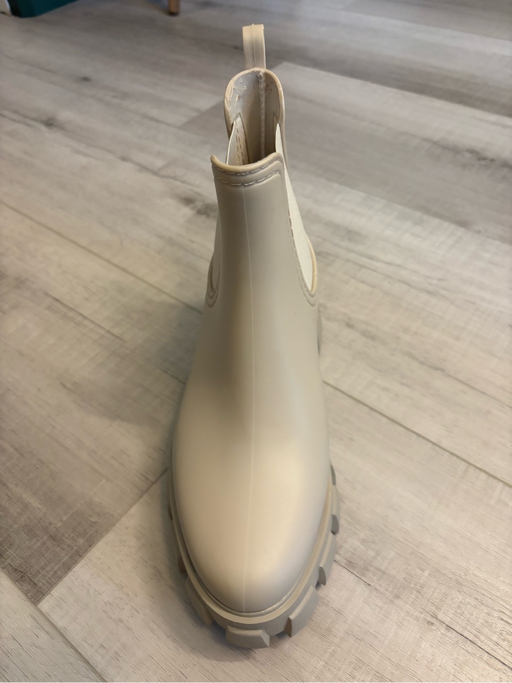 Jeffrey Campbell Rain-Storm Chelsea Rain Boots Size 8 Beige Chunky Lug - Picture 3 of 15